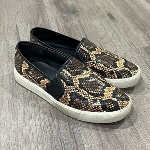 VINCE Size 7 Women’s Snakeskin Slip On Loafer Shoes